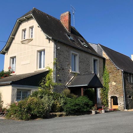 Bed and Breakfast Le Manoir De La Vieille Douve Bourg-d'Ire Exterior foto