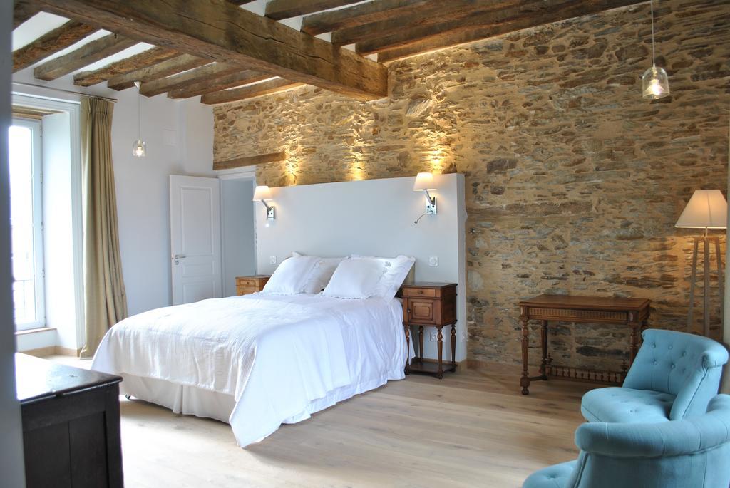 Bed and Breakfast Le Manoir De La Vieille Douve Bourg-d'Ire Zimmer foto