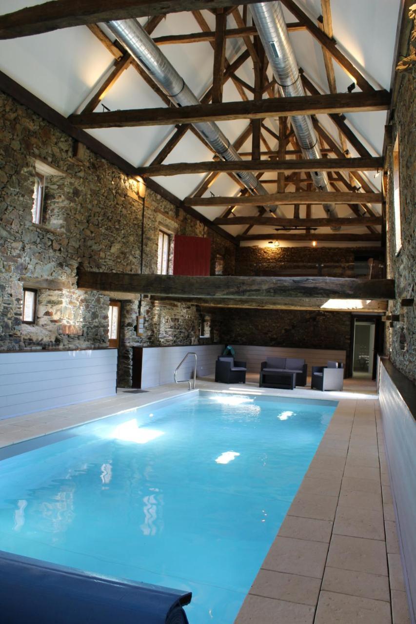 Bed and Breakfast Le Manoir De La Vieille Douve Bourg-d'Ire Exterior foto